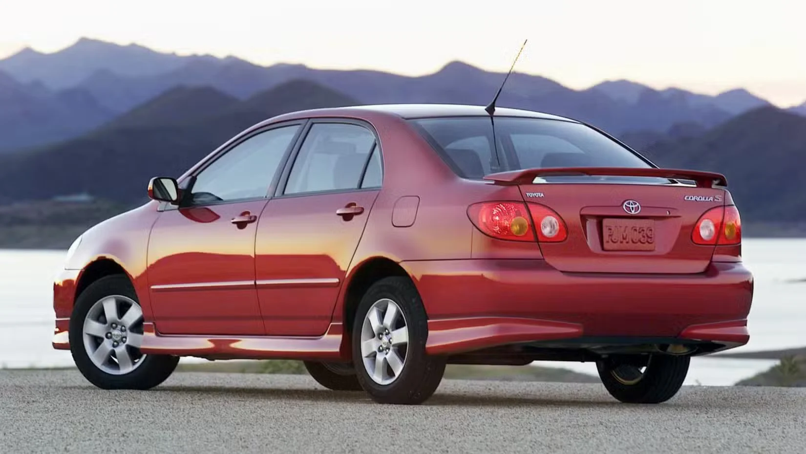 Toyota Corolla E120 Alım Rehberi: VVT-i, D-4D ve Otomatik kapak görseli