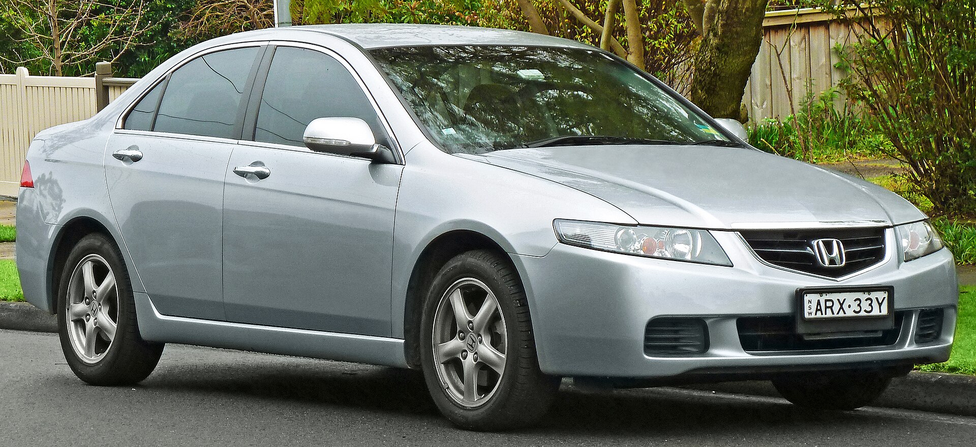 2003-2005 Honda Accord Euro sedan, yan görünüm