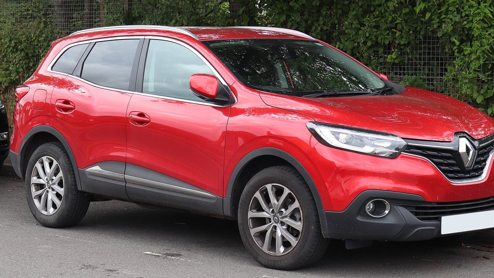 Renault Kadjar (2015-2022) İkinci El Alım Rehberi: Qashqai'nin Şık Kardeşi Ama Hangi Motorla? gövde, kaporta ve panel kontrolü