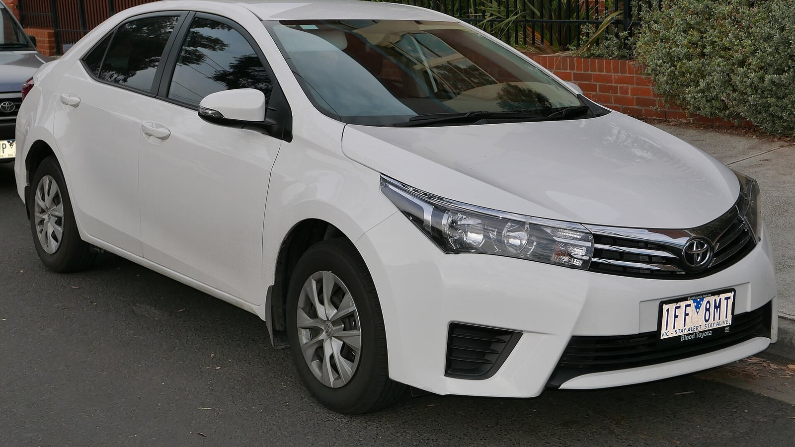 Toyota Corolla (2013-2018): Sıkıcı Ama Sağlam — Yine de Şu Beş Şeye Bak gövde, kaporta ve panel kontrolü