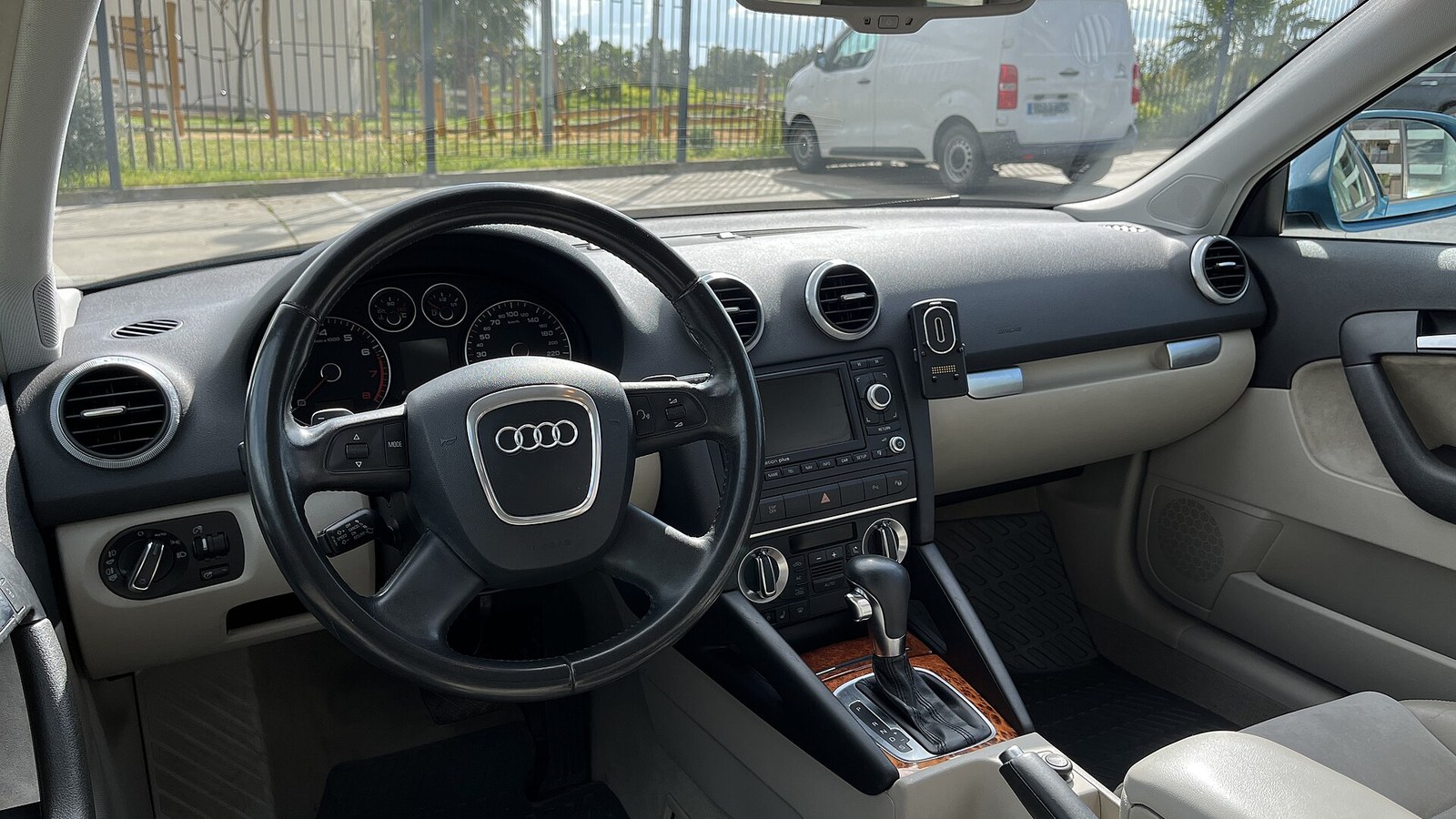 Audi A3 8P direksiyon, gösterge ve orta konsol
