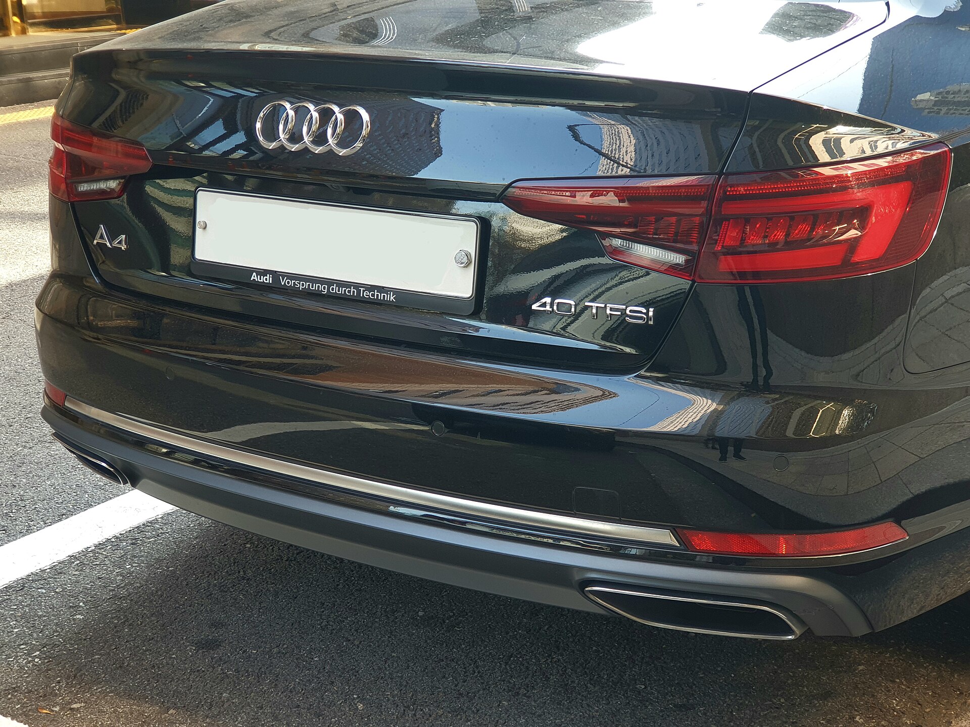 Audi A4 B9 40 TFSI arka görünüşü