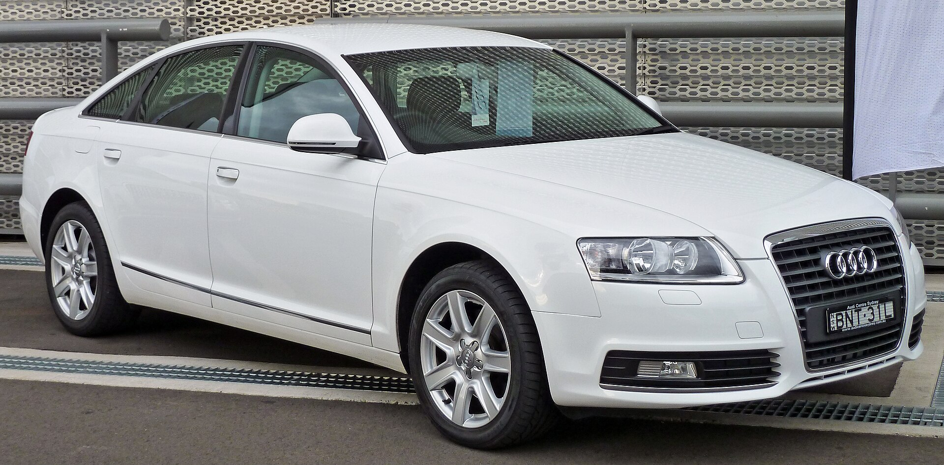 Makyajlı dönemde Audi A6 C6 2.0 TFSI sedan