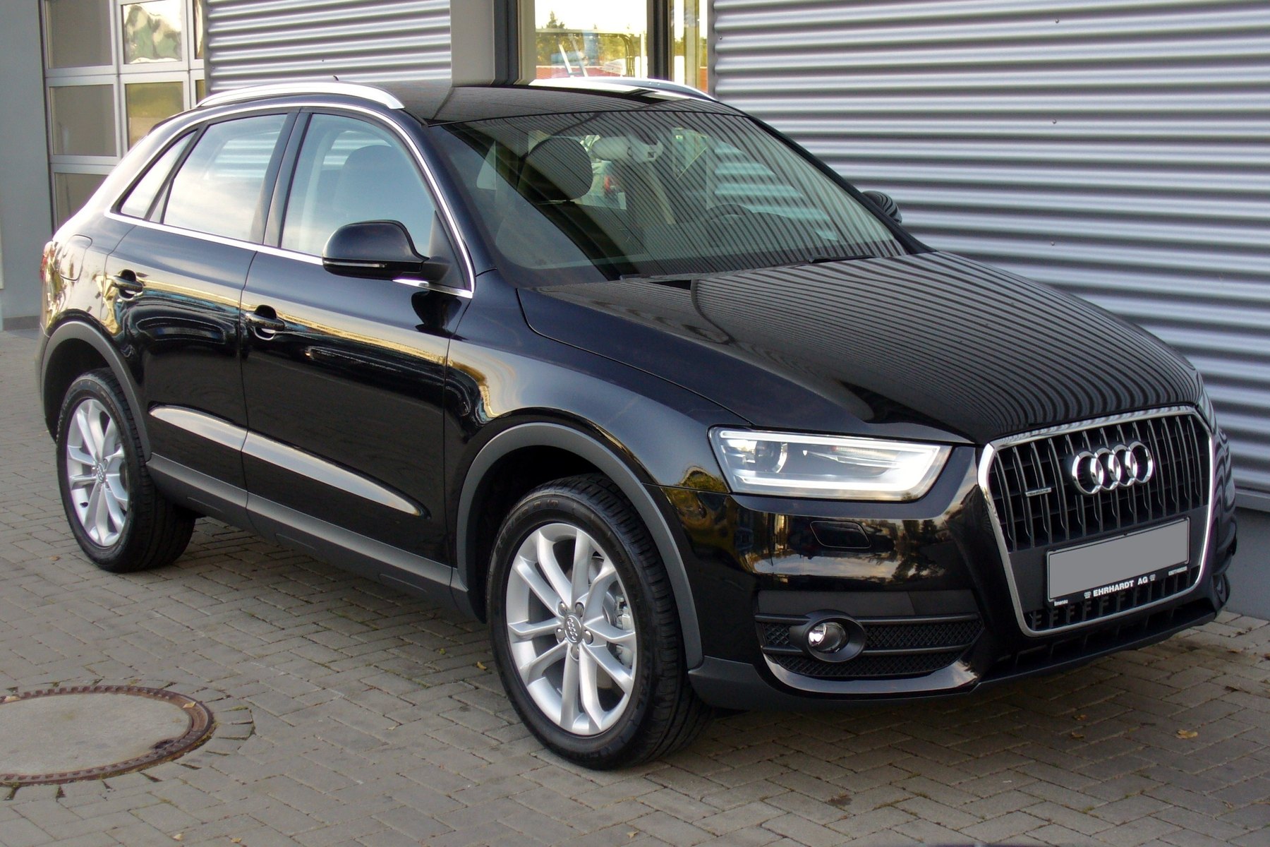 Makyaj öncesi Audi Q3 8U 2.0 TDI quattro önden görünüm