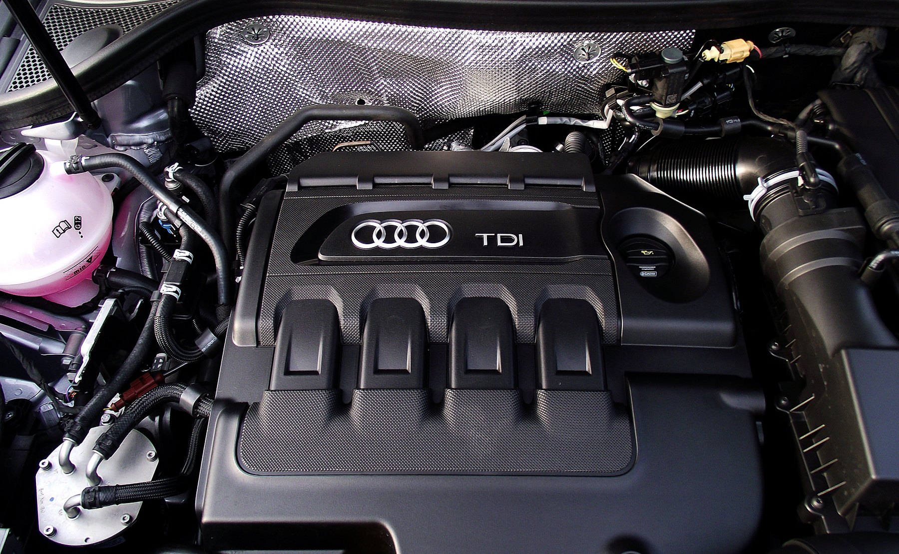 Audi Q3 8U 2.0 TDI motor bölmesi