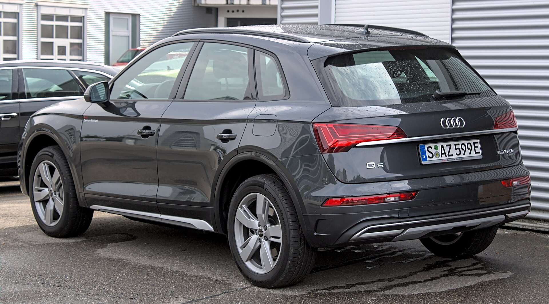 Audi Q5 FY 50 TFSI e plug-in hibrit arka görünüm