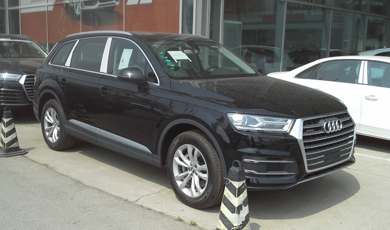İkinci nesil Audi Q7 4M, makyaj öncesi ön üç çeyrek görünüm