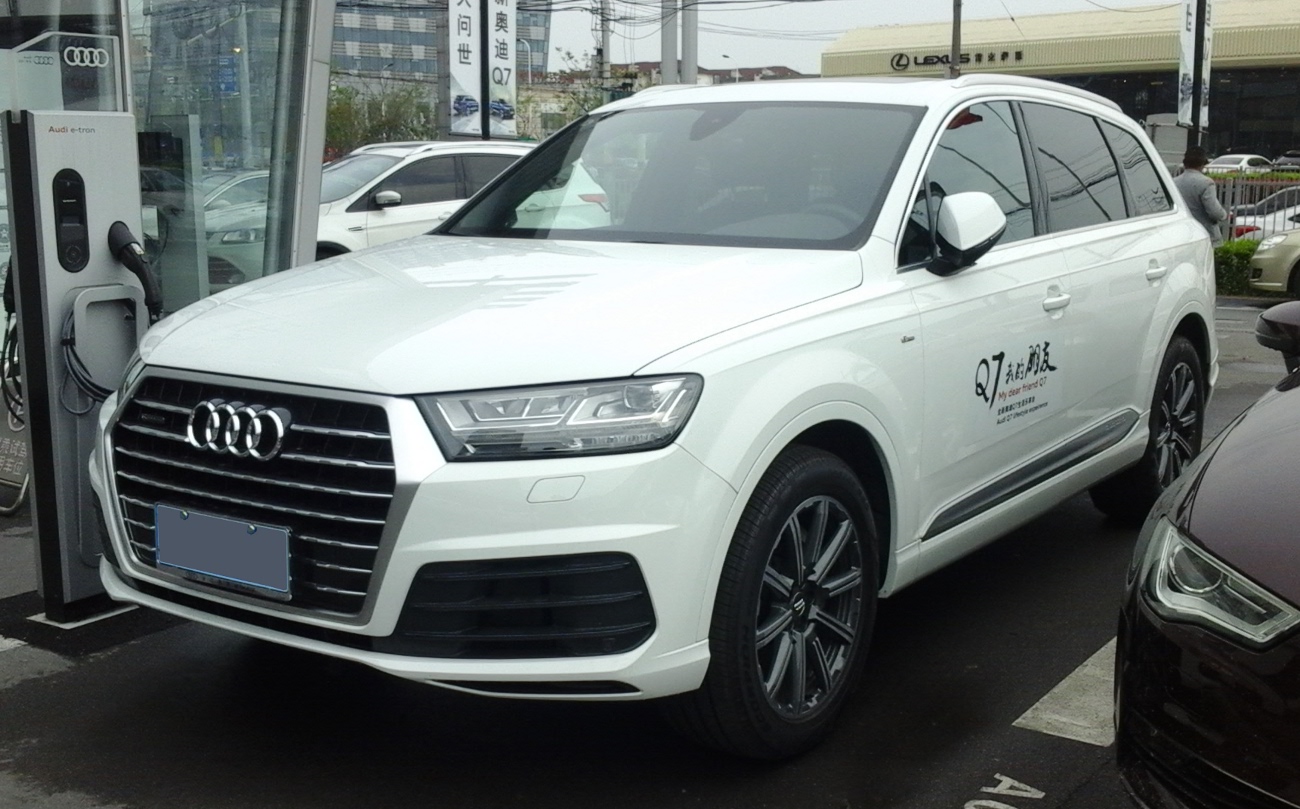 Audi Q7 4M gövde ve ön tasarım detayı