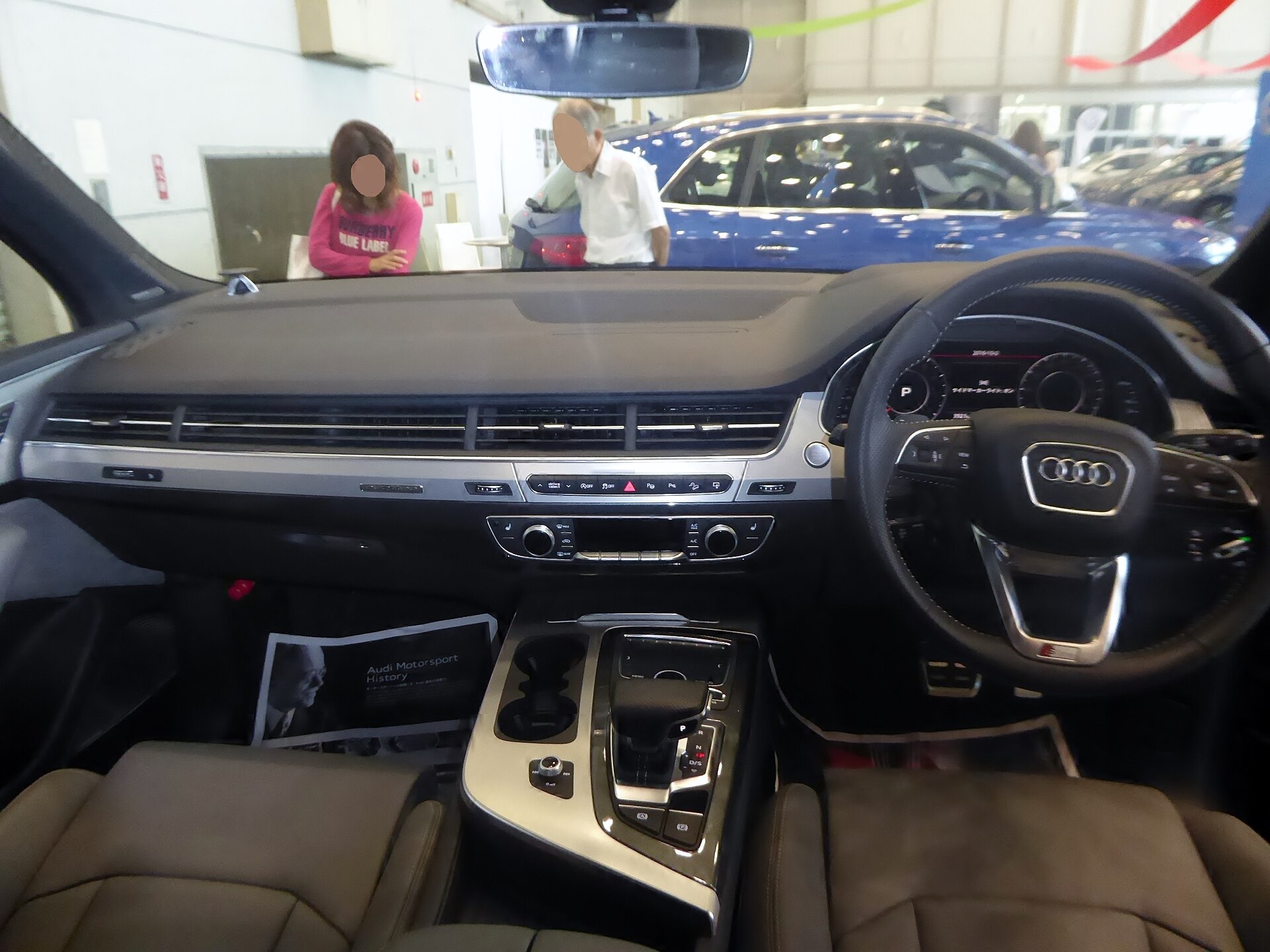 Audi Q7 4M makyaj öncesi iç mekân ve konsol