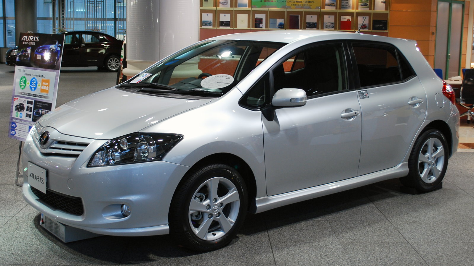 2009 Toyota Auris E150 beş kapılı hatchback