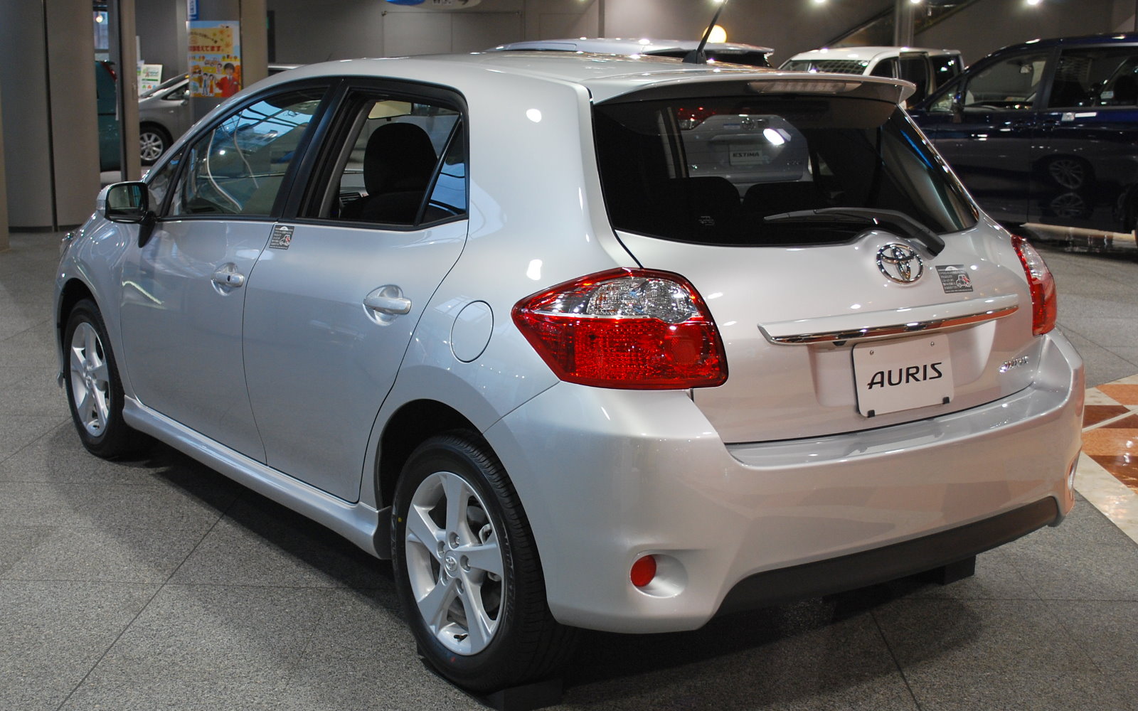 2009 Toyota Auris E150 gövde ve yan profil