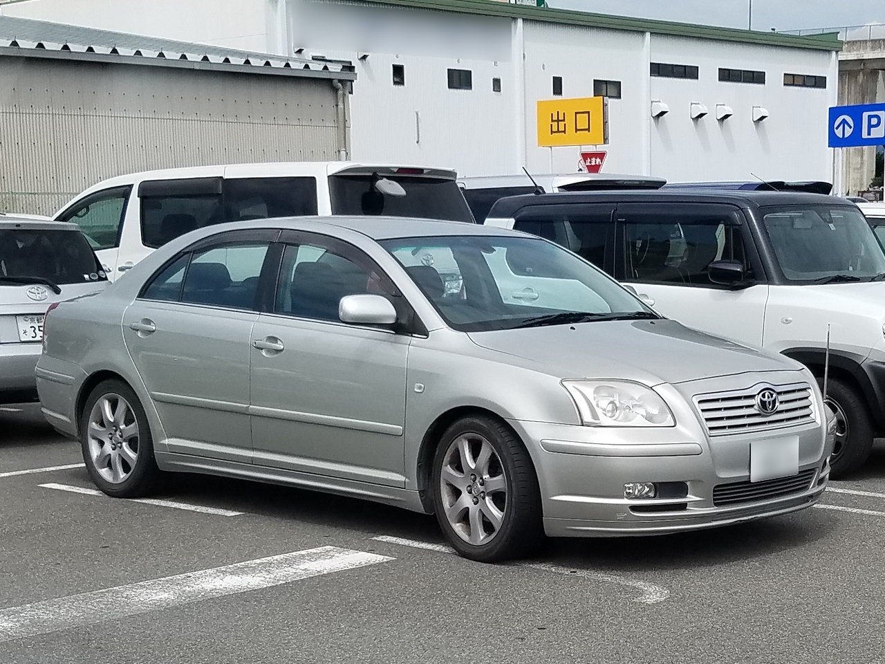 Toyota Avensis T25 ön yüz ve gövde detayı