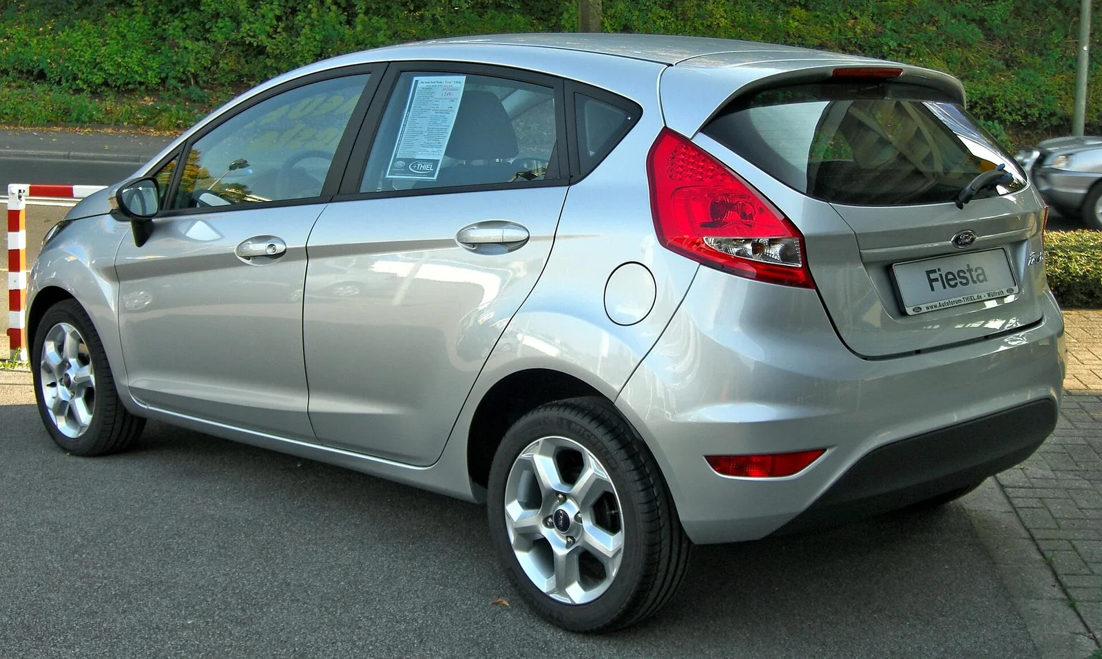 Ford Fiesta Mk7 arka üç çeyrek