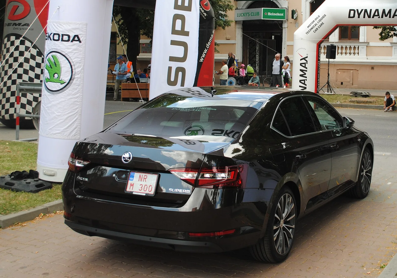 Škoda Superb Mk3 arka görünüm