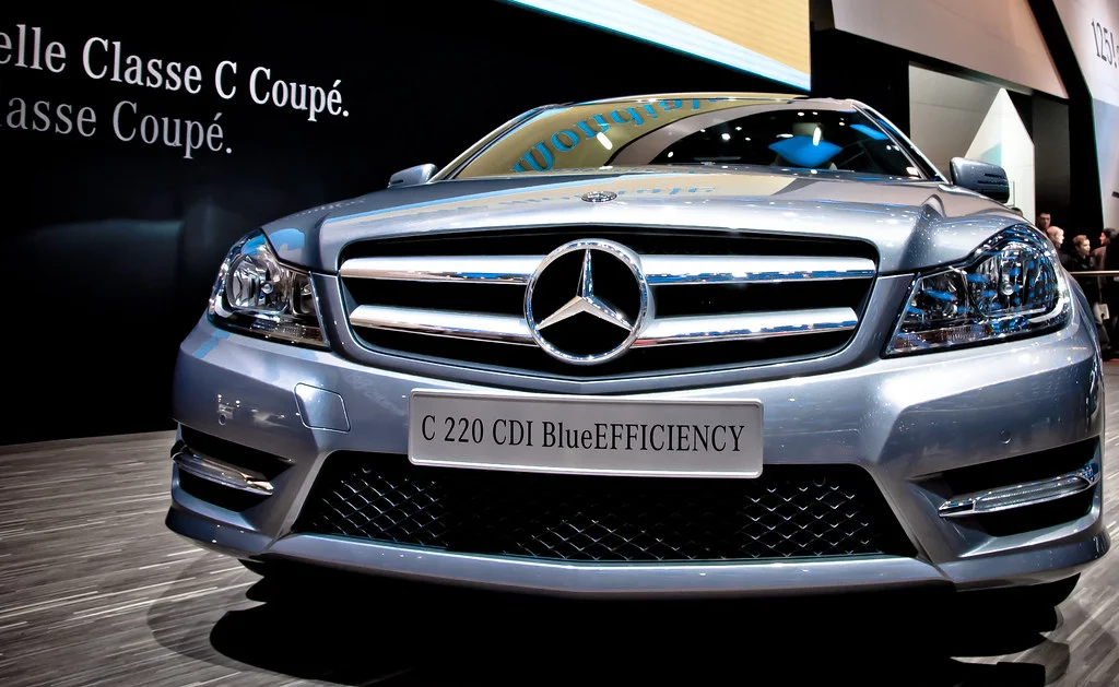 Mercedes-Benz W204 C Serisi arka görünümü