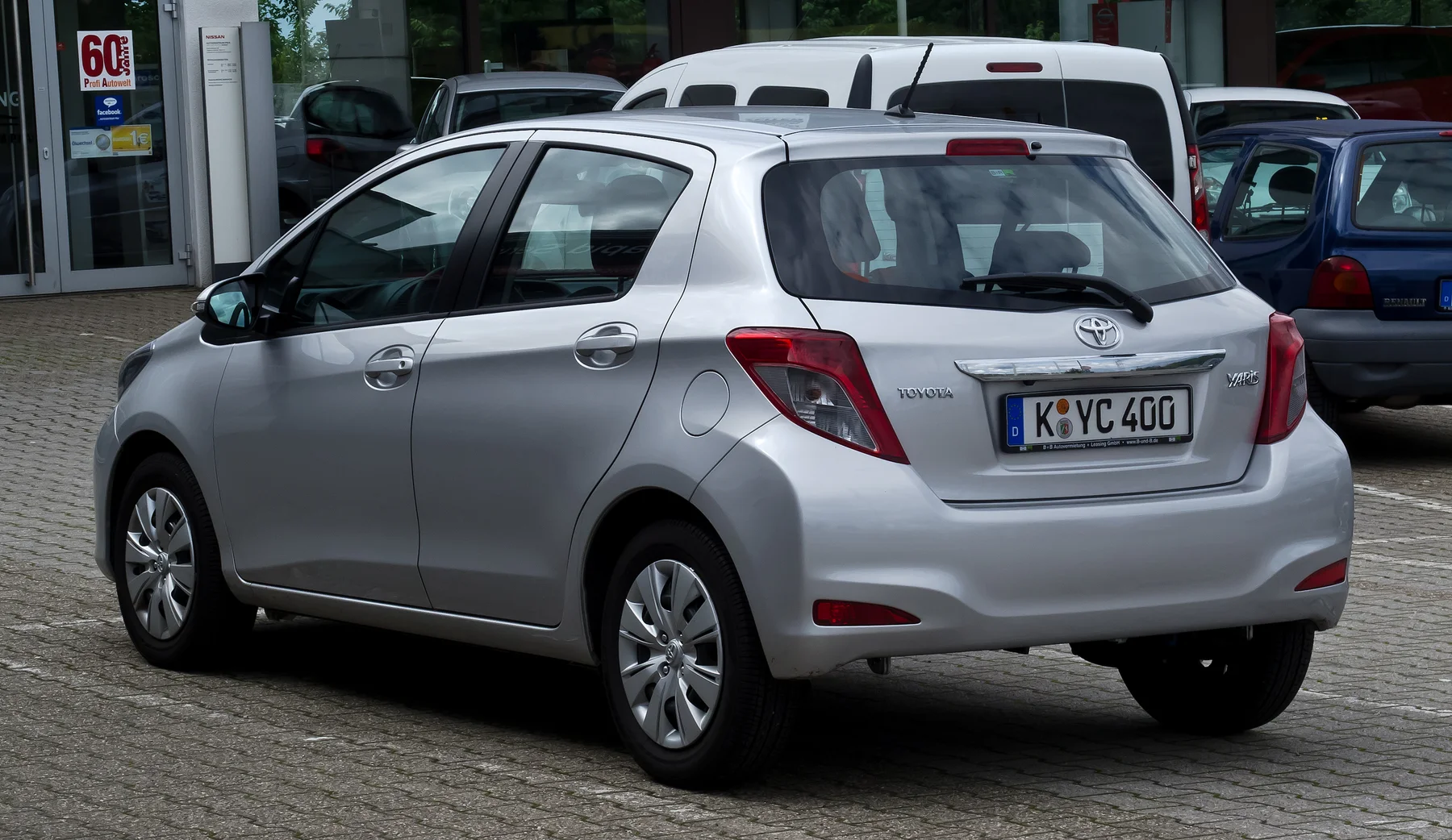 Toyota Yaris XP130 arka görünüm