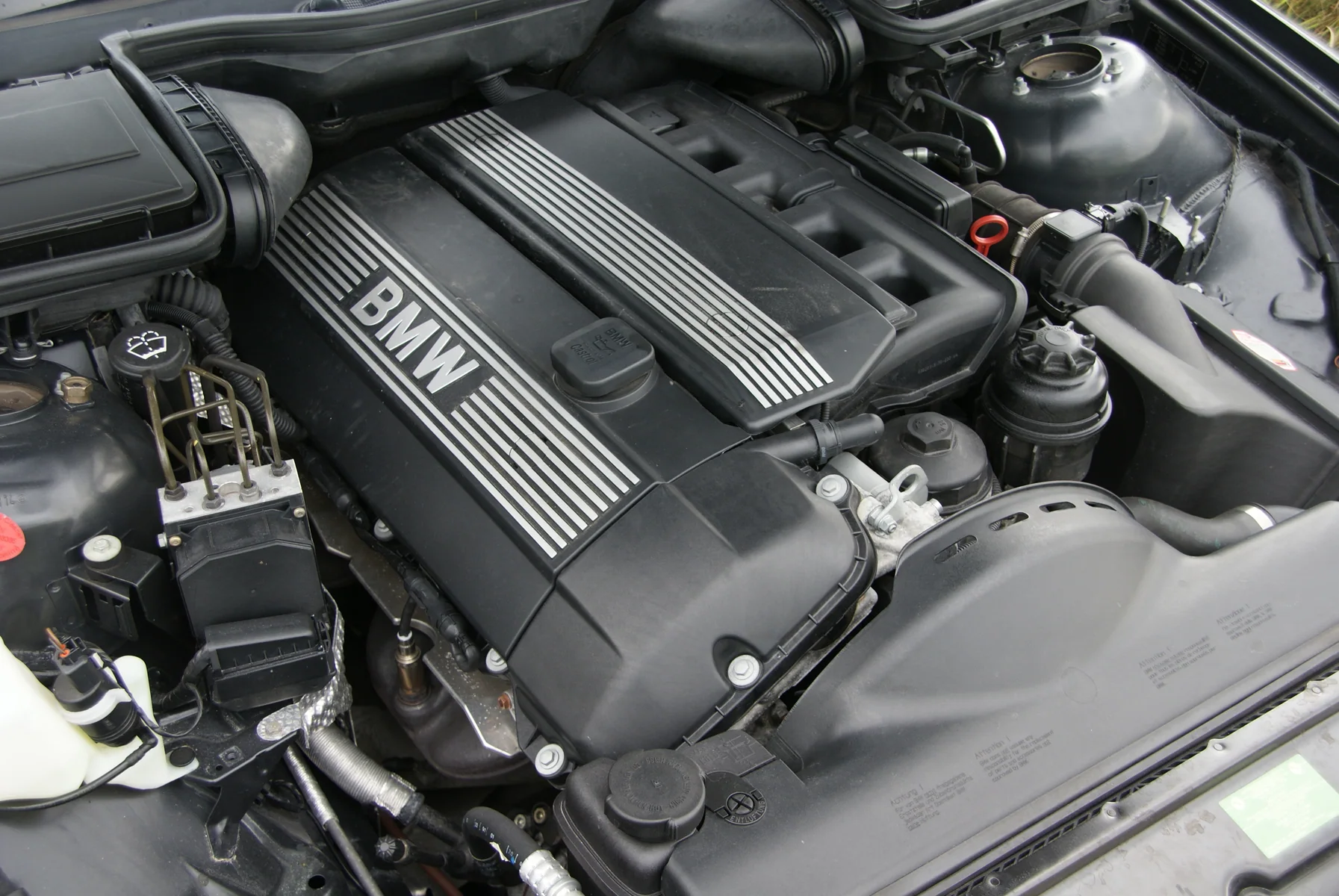 BMW M54B25 motor
