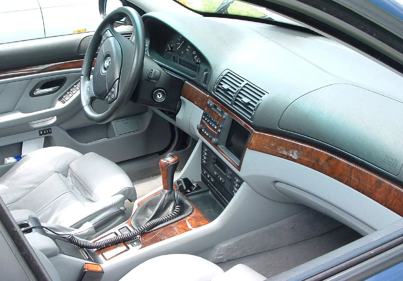 BMW E39 iç mekânı