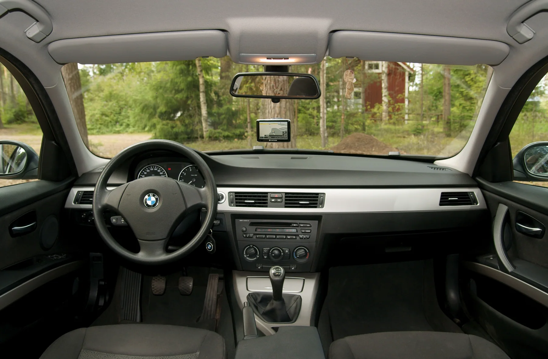 BMW E90 iç mekân, direksiyon ve orta konsol