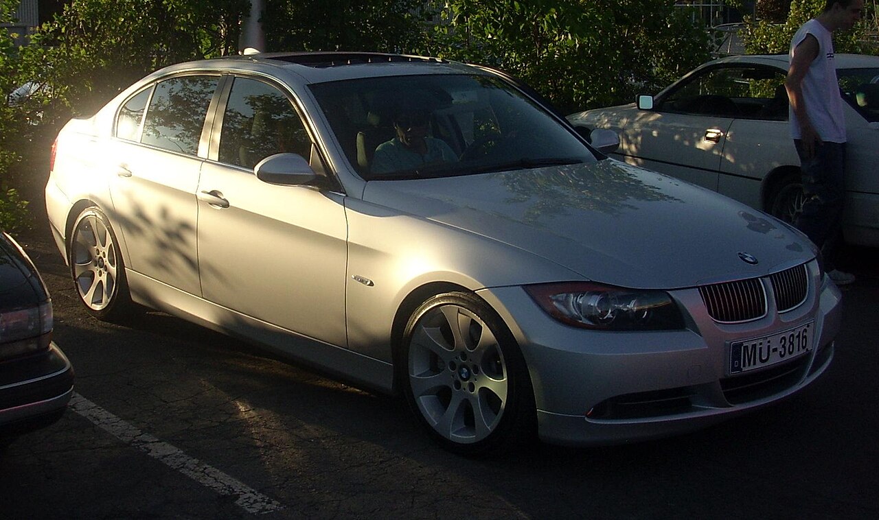 BMW E90 320i - 4. görünüm