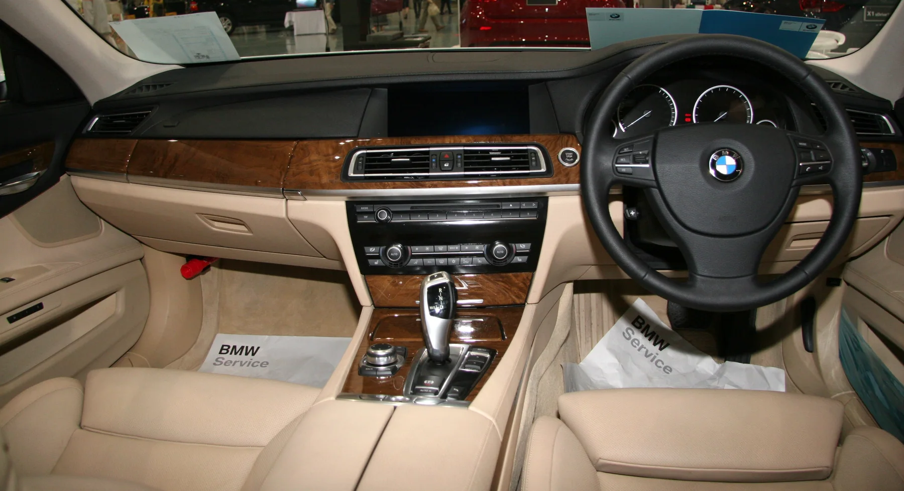 BMW F01 740i iç mekânı