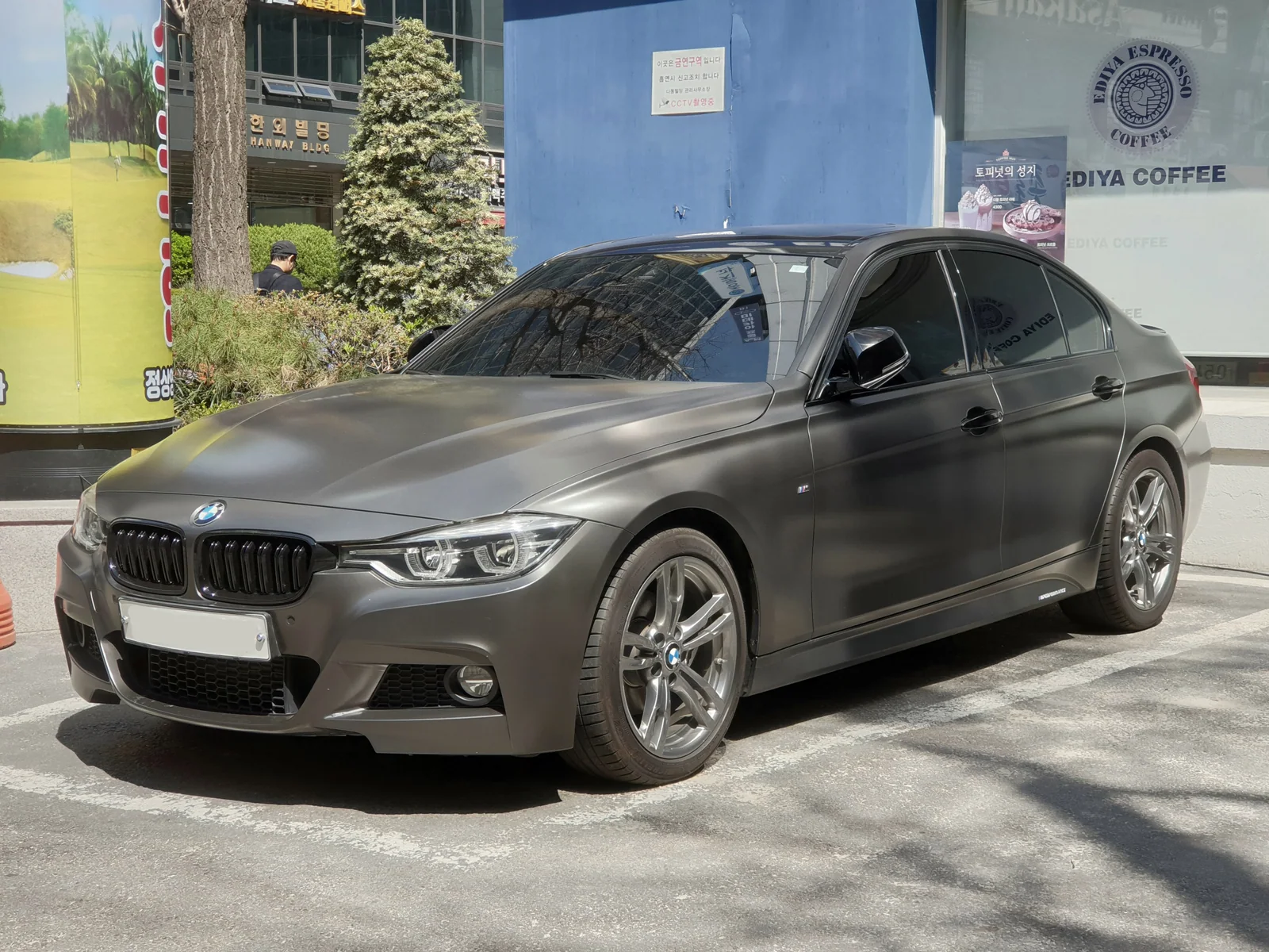 Modifiye edilmiş BMW F30 LCI M Sport Performance