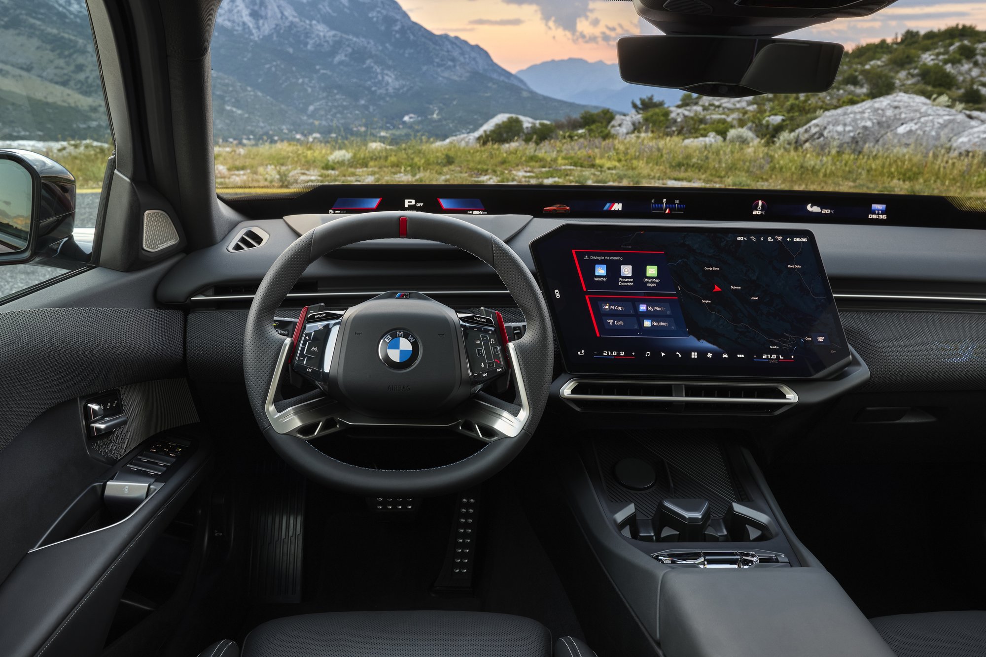 BMW G50 M350 xDrive Panoramic iDrive kokpiti