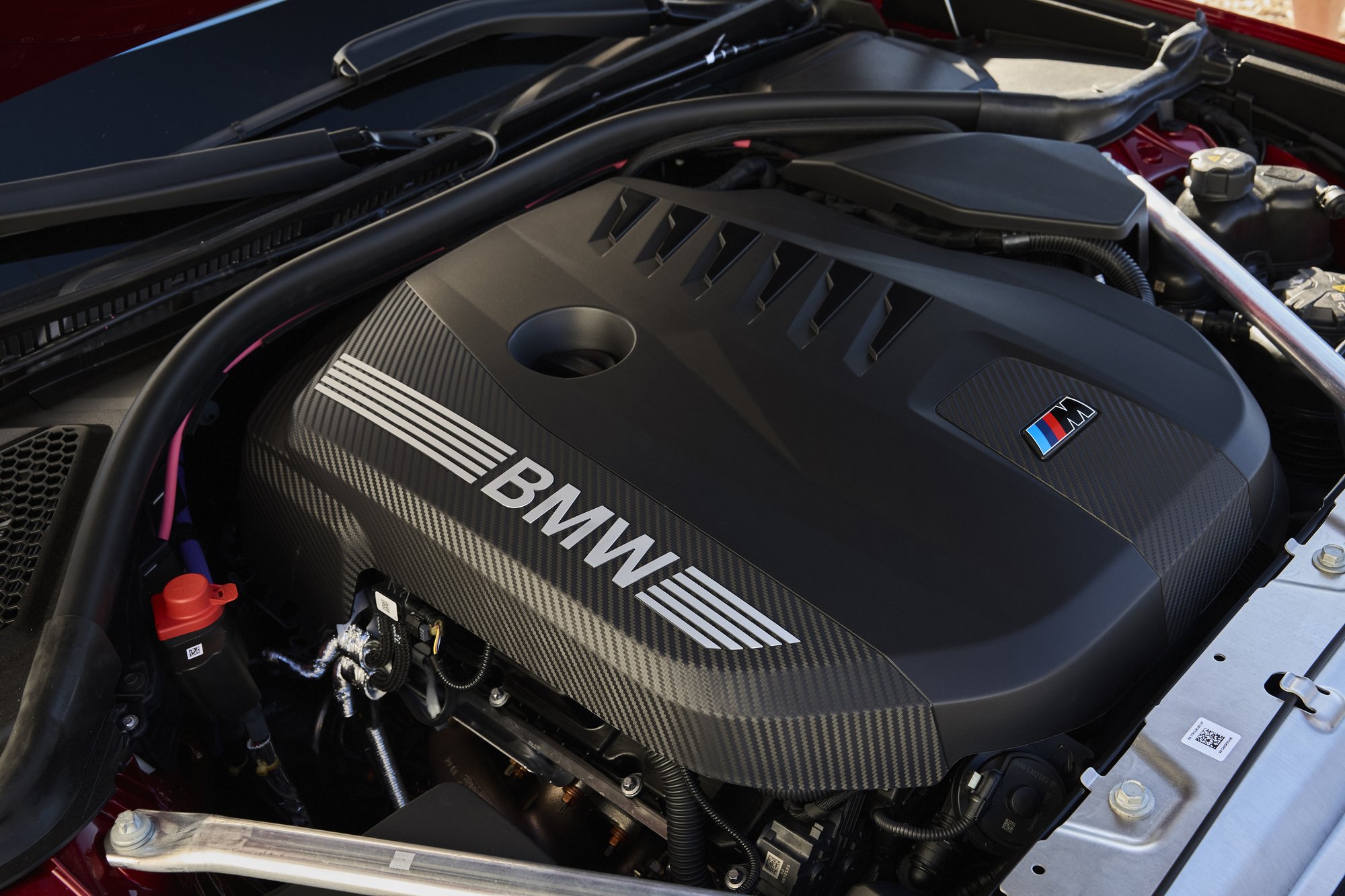 BMW G50 M350 xDrive altı silindirli motoru