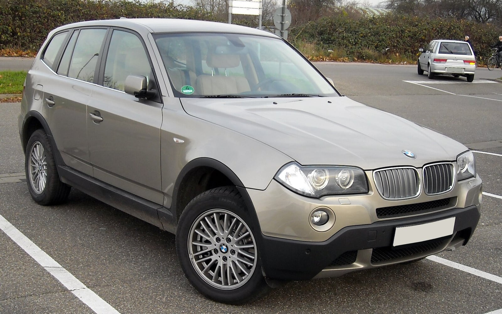 BMW X3 E83 yandan görünüm, xDrive SUV