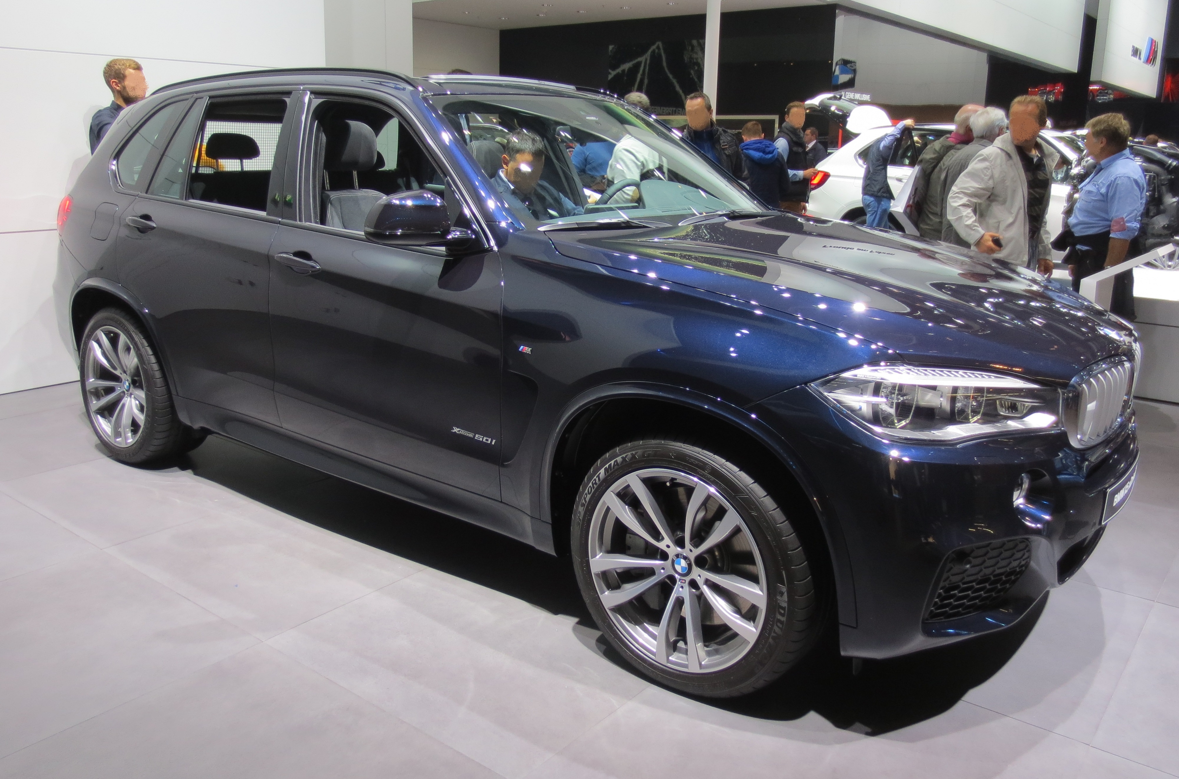 BMW X5 F15 ön üç çeyrek görünüm