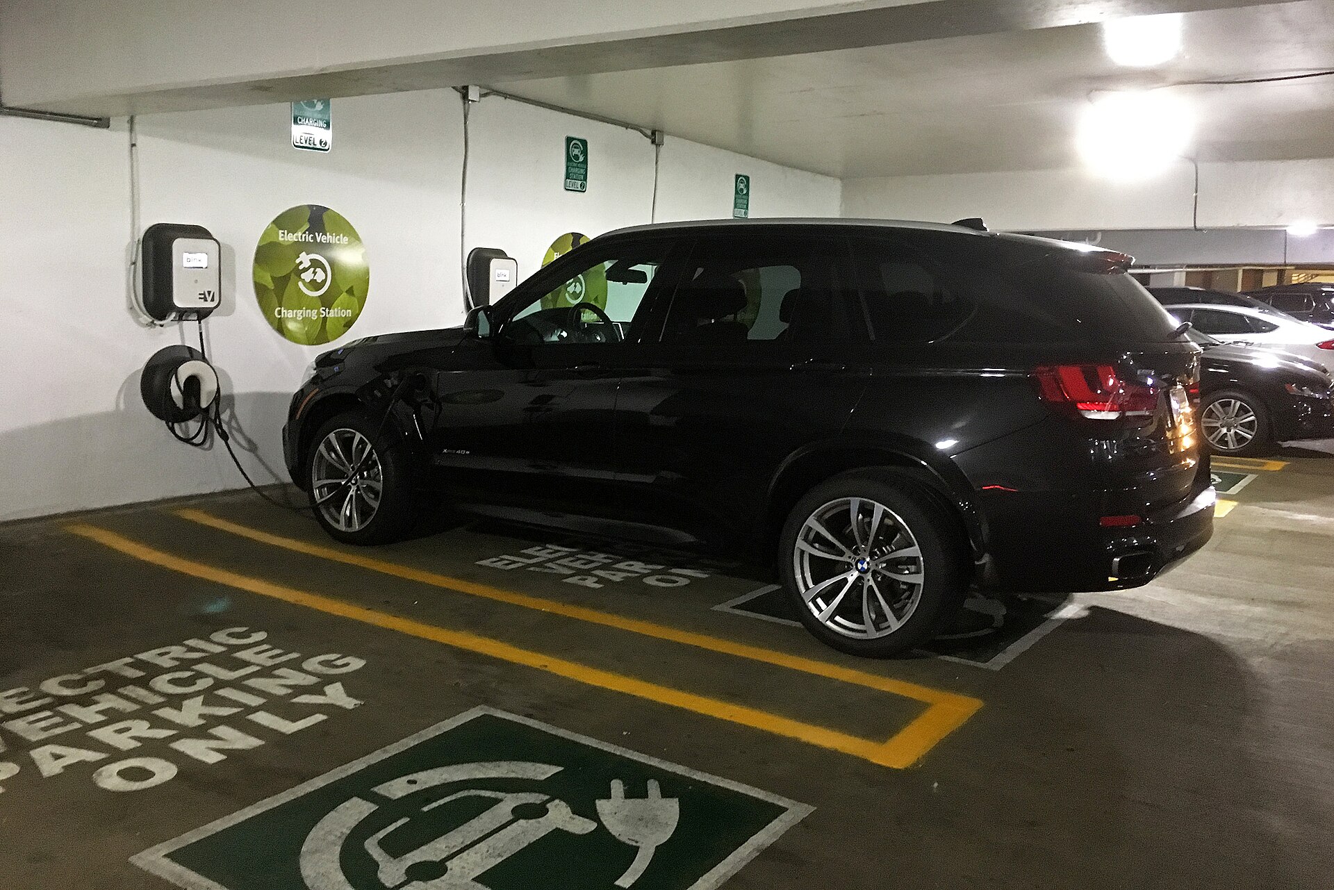 BMW X5 F15 xDrive40e şarj olurken