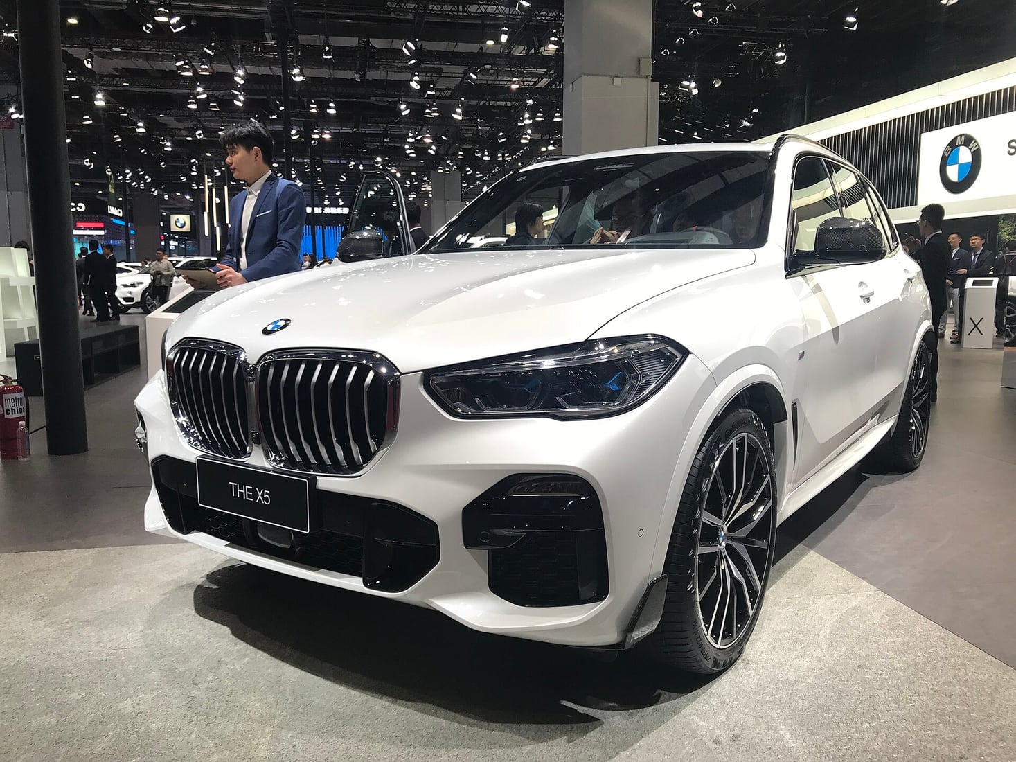 BMW X5 G05 ön üç çeyrek görünüm