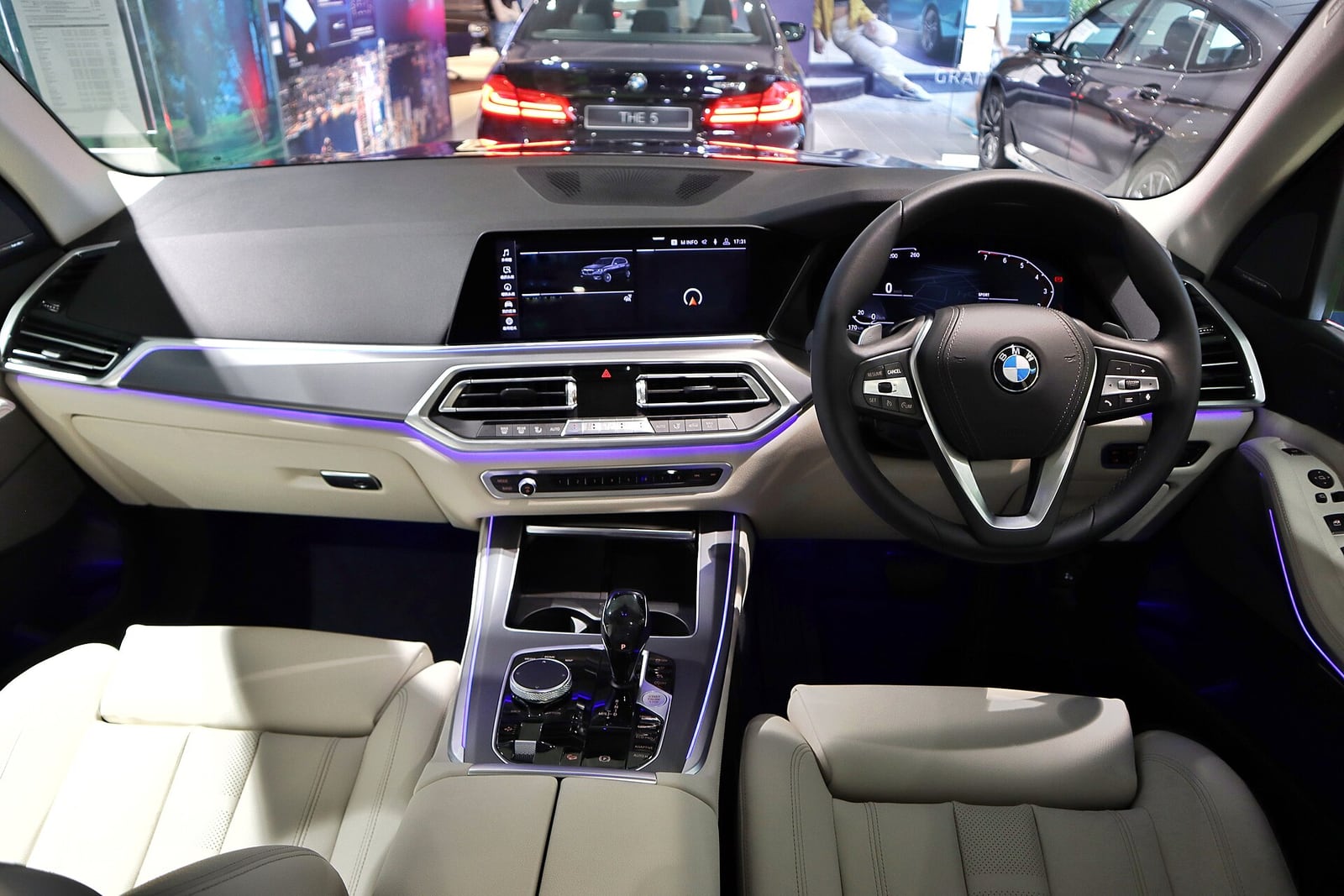 BMW X5 G05 iç mekân ve kokpit