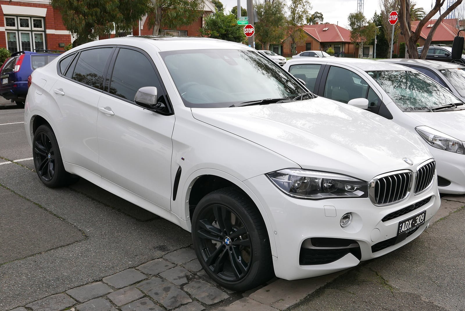 BMW X6 F16 M50d ön görünüş