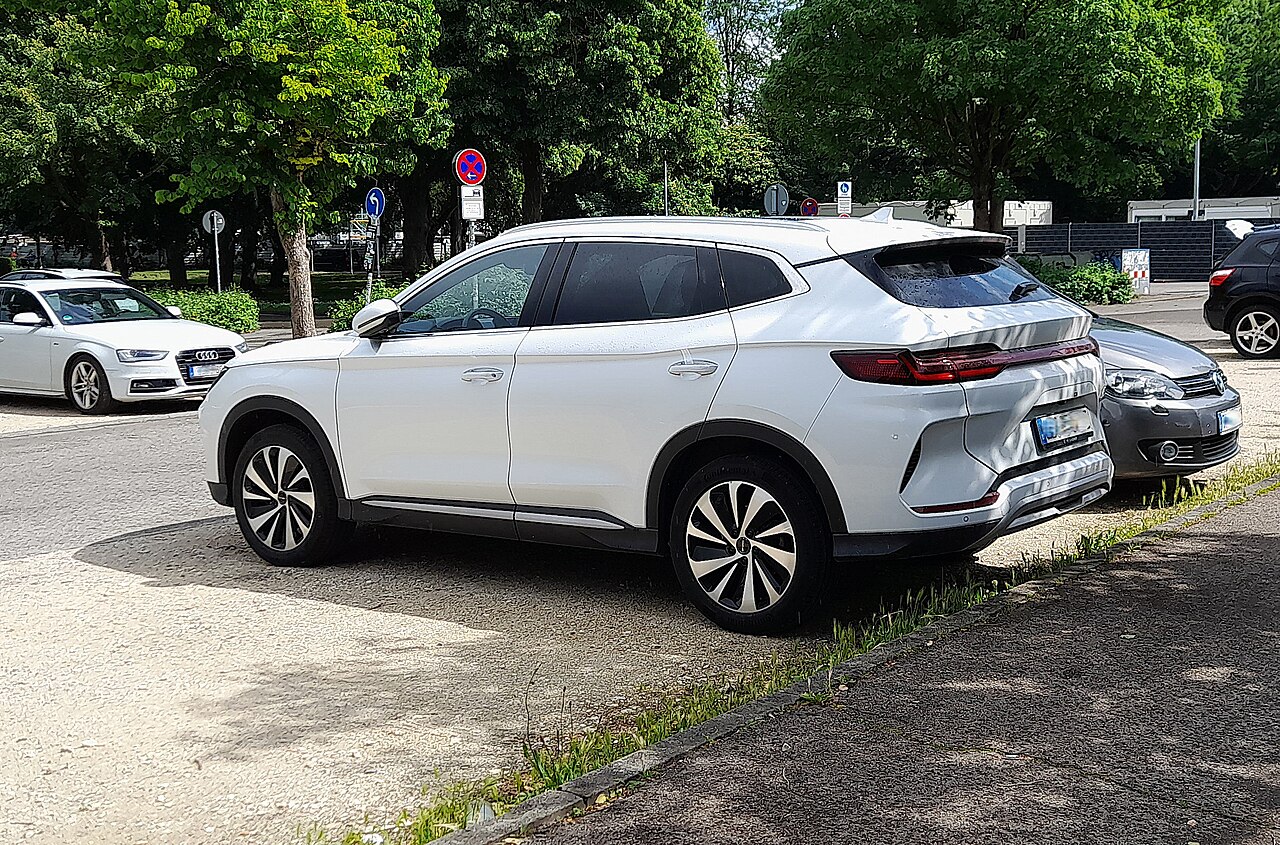 BYD Seal U EV arka ve yan görünüm