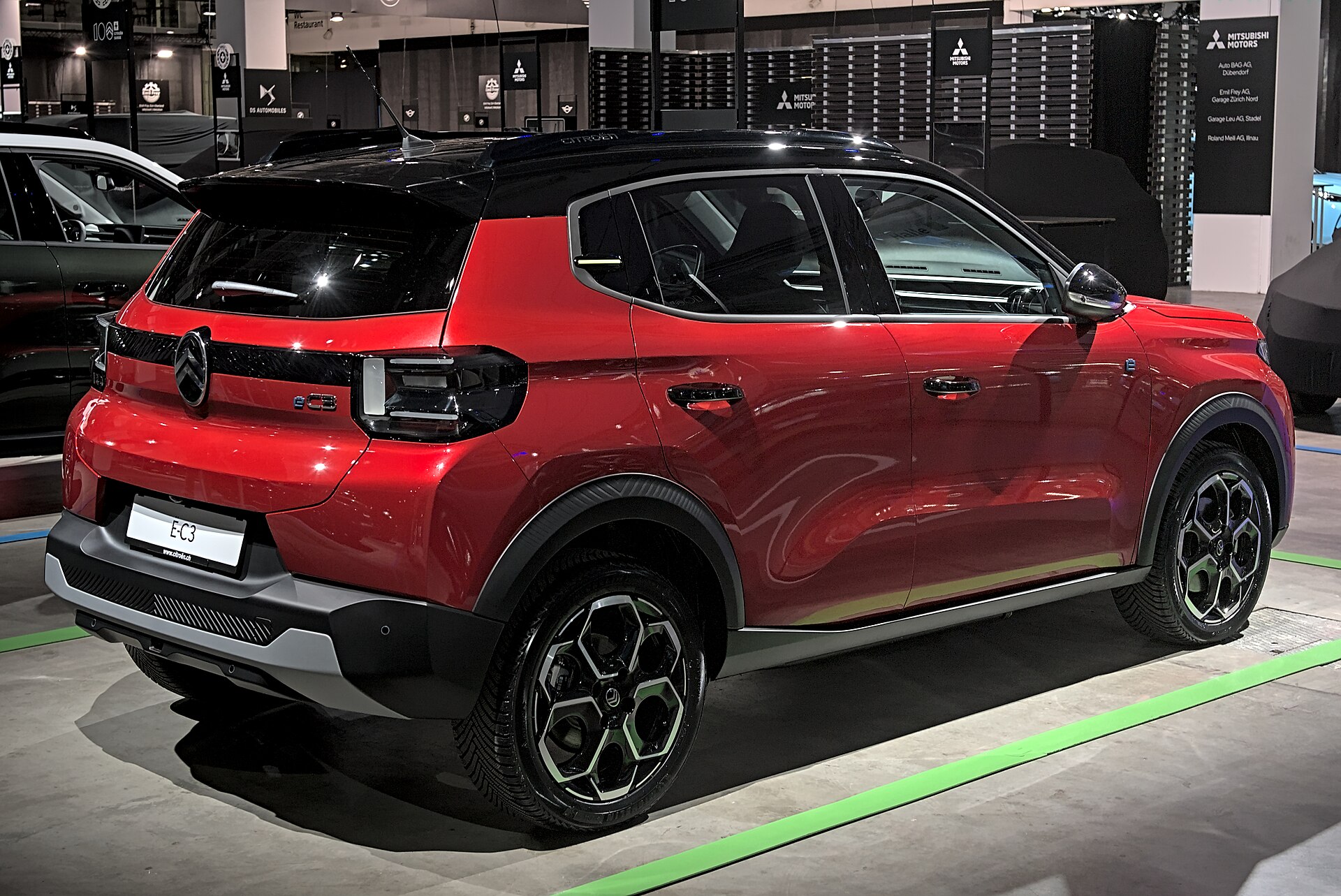 Citroën ë-C3 fuar standında, yan ve ön tasarım