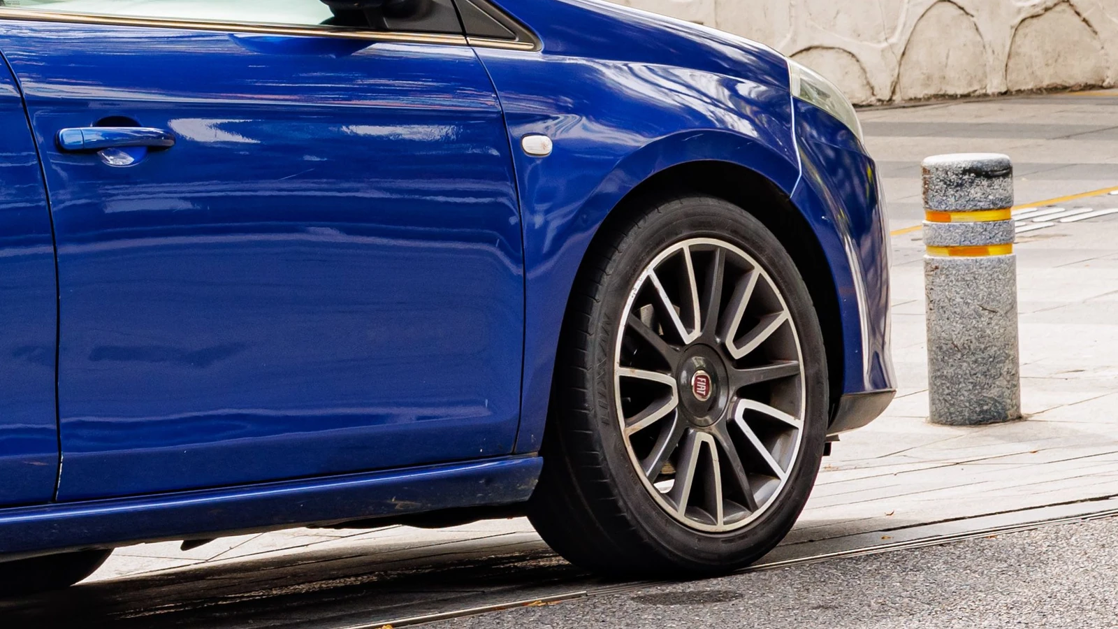 Fiat Bravo Type 198 jant ve ön çamurluk ayrıntısı