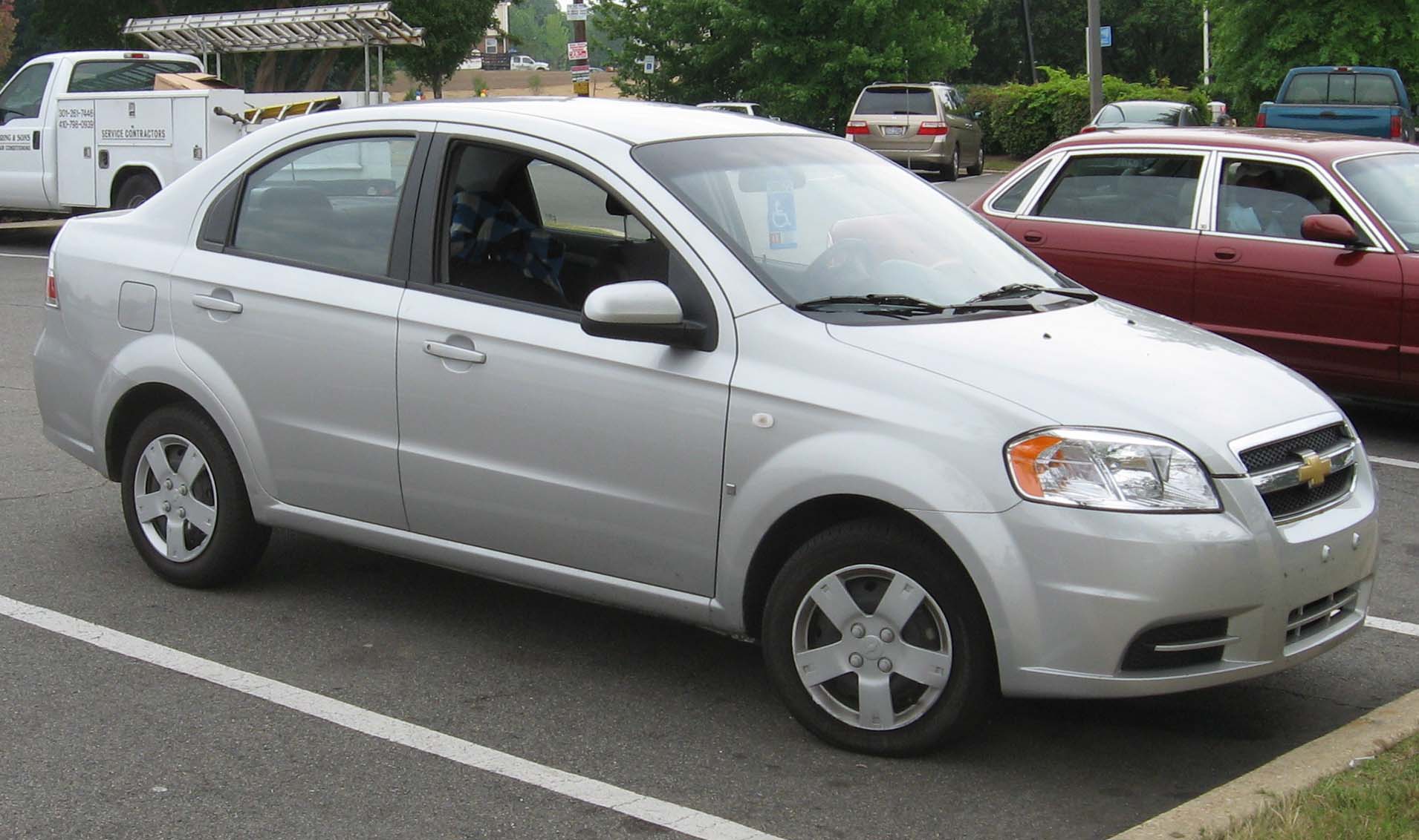 Erken Chevrolet Aveo T250 sedan önden çapraz görünüm