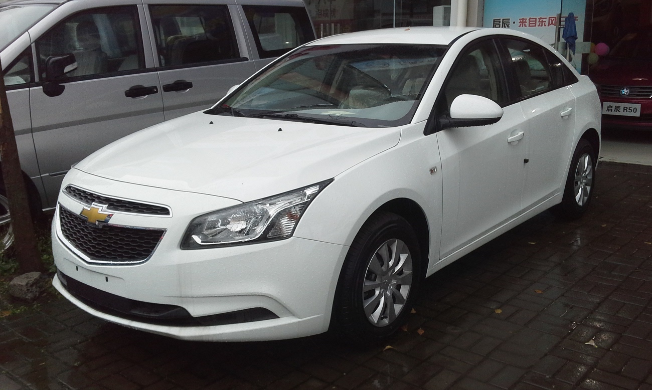 Chevrolet Cruze J300 Alım Rehberi: Motorlar ve Otomatik Şanzıman: dış görünüm ve gövde ayrıntısı 2