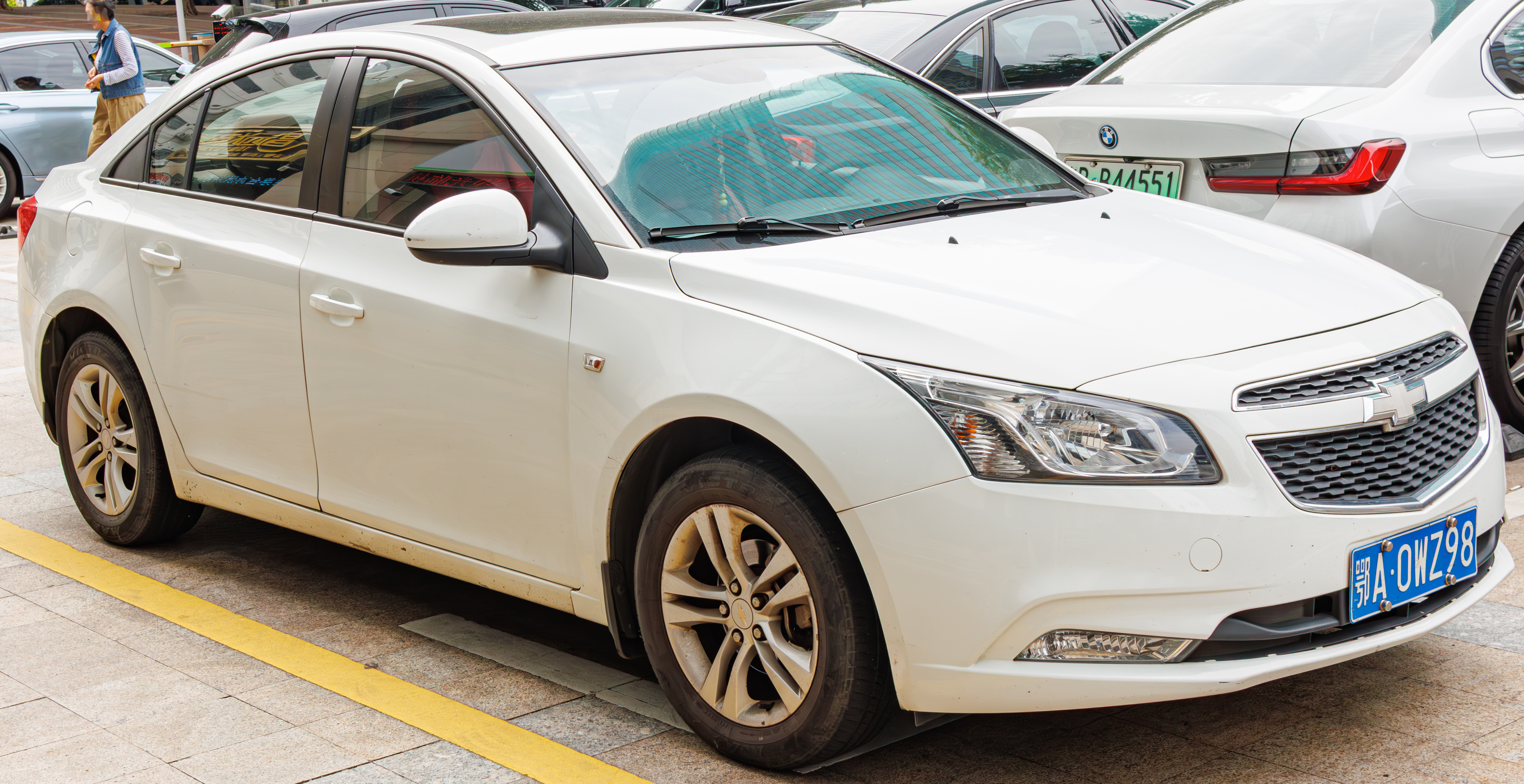 Chevrolet Cruze J300 Alım Rehberi: Motorlar ve Otomatik Şanzıman: dış görünüm ve gövde ayrıntısı 3