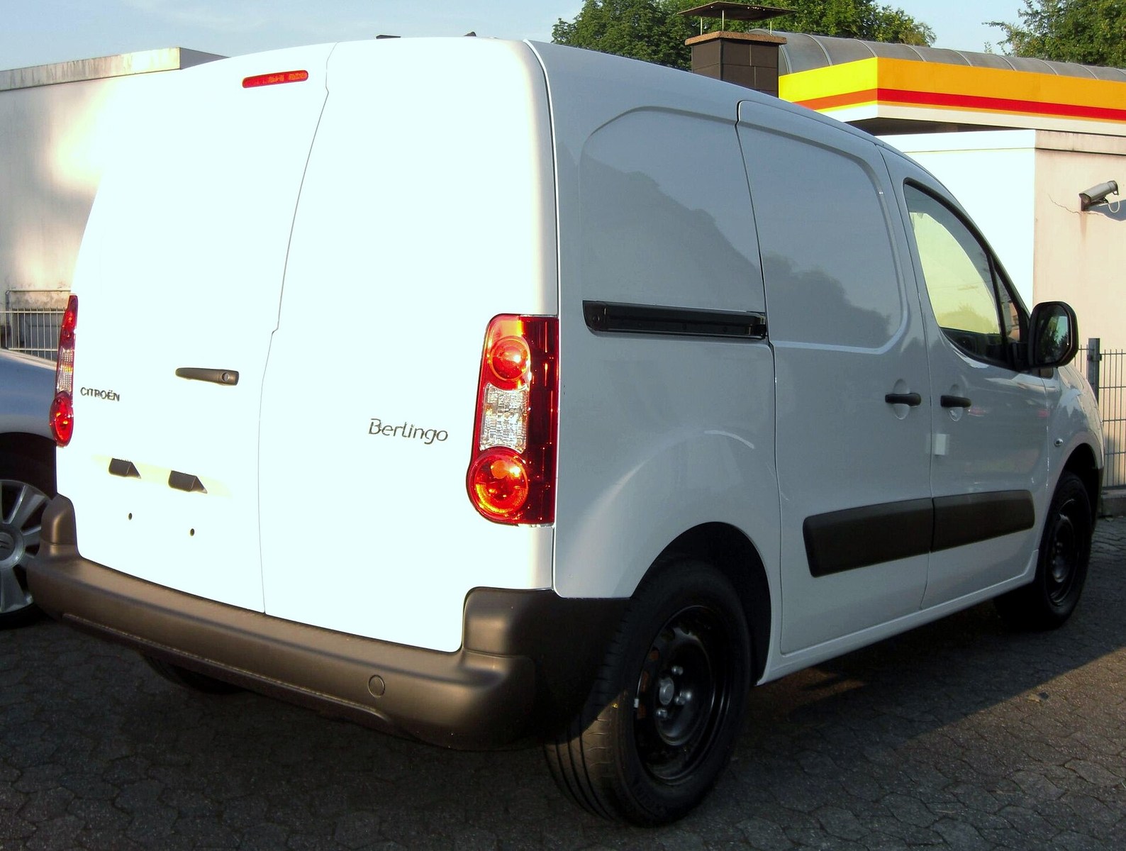 Citroën Berlingo B9 panelvan arkadan görünüm
