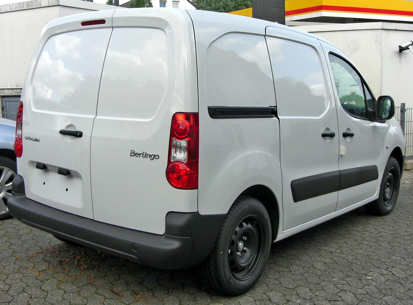 Citroën Berlingo II panelvan arkadan görünüm