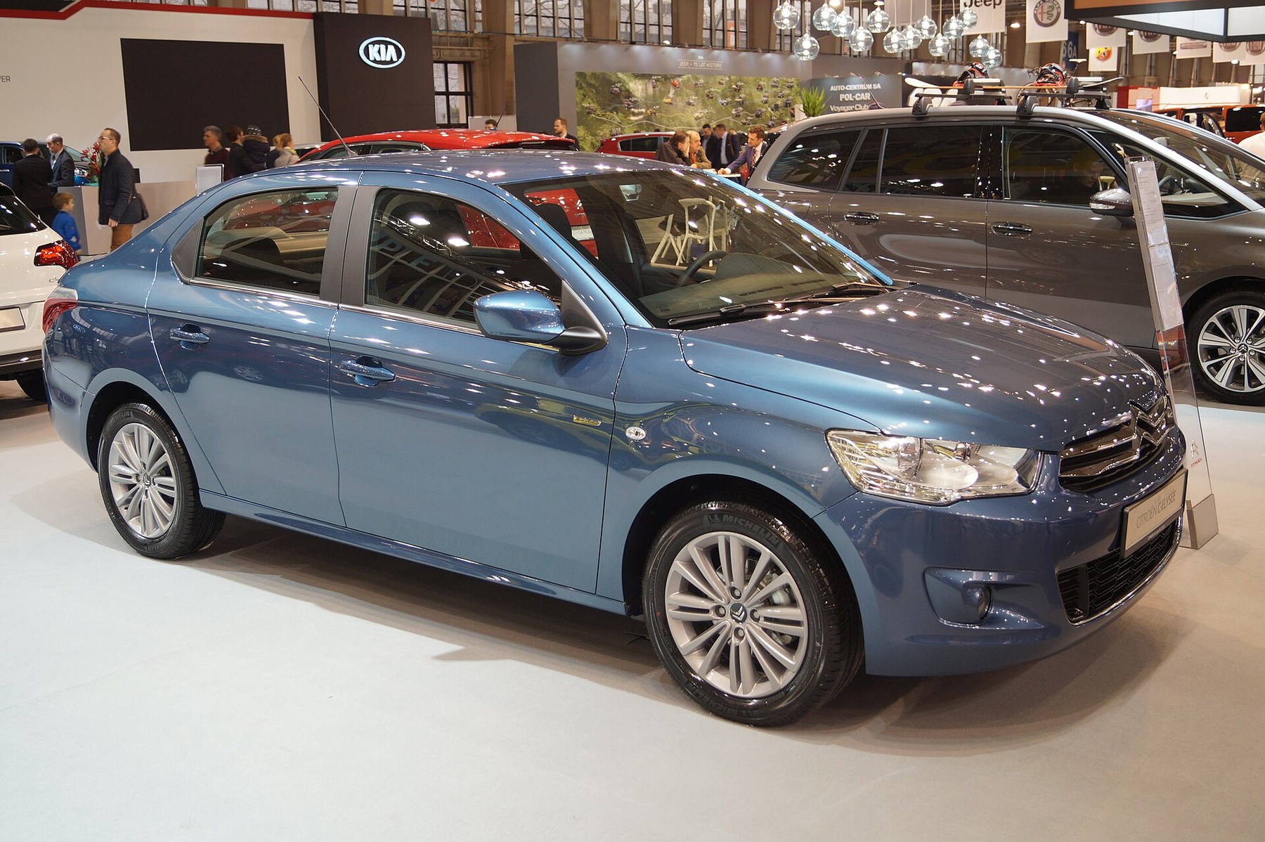 Citroën C-Elysée ön üç çeyrek görünüm