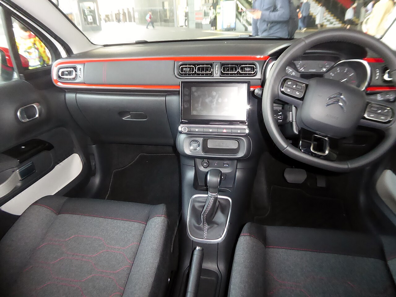 Citroën C3 III iç mekân ve kokpit