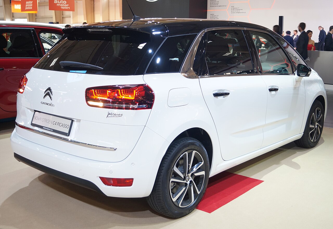 Kısa gövdeli Citroën C4 Picasso II arka görünüm