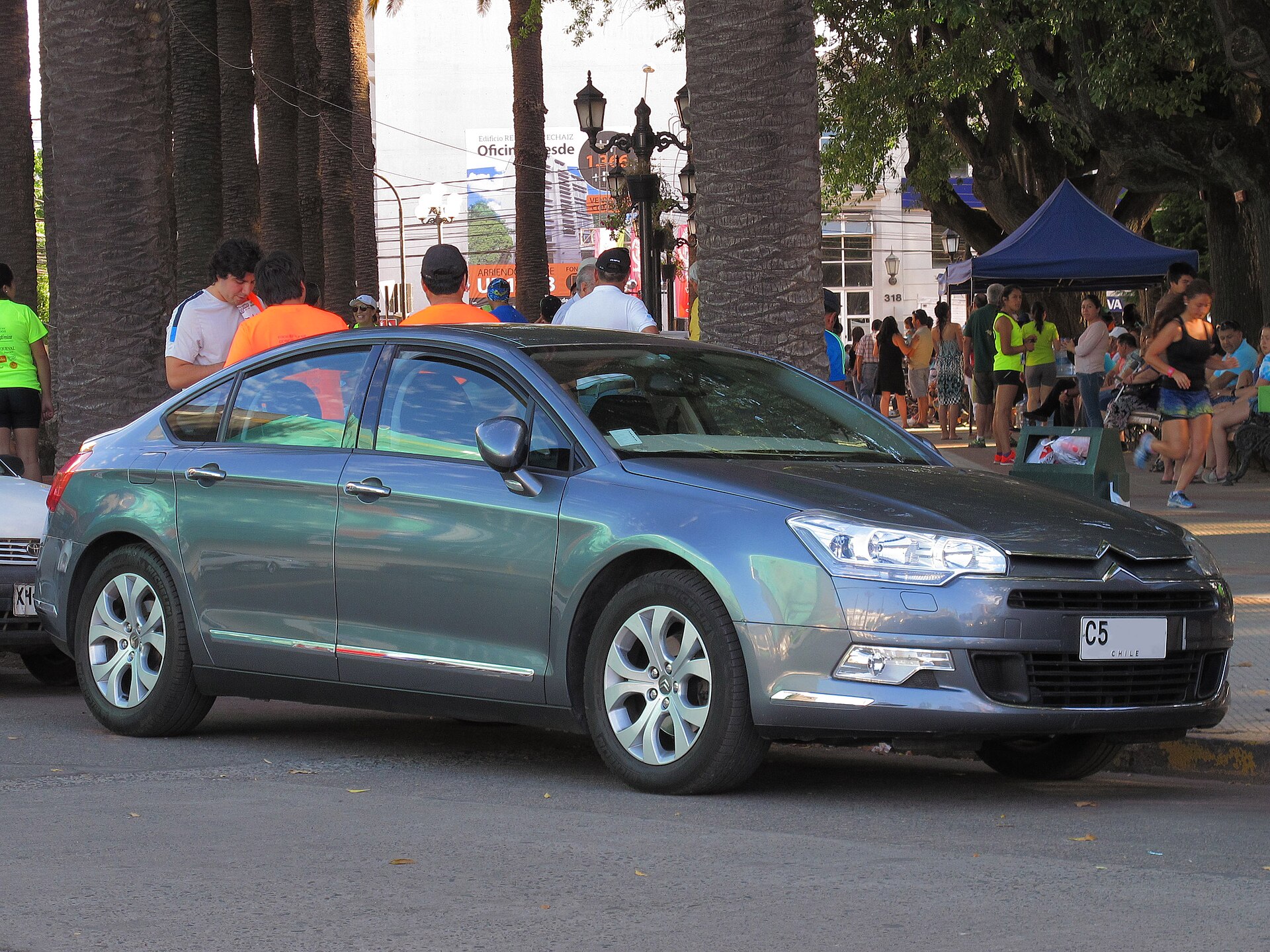 Makyajlı Citroën C5 X7 yan görünüm