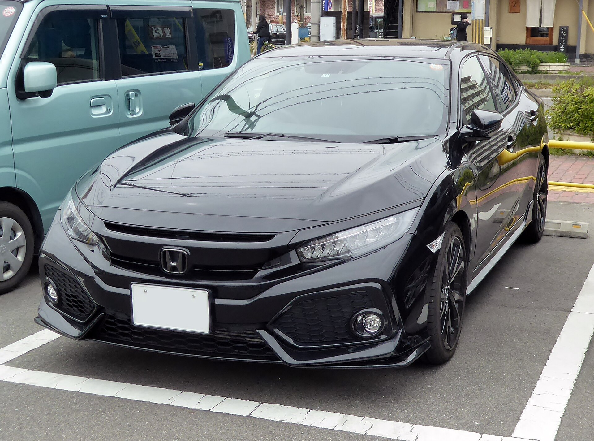 Honda Civic X FK7 hatchback önden görünüm