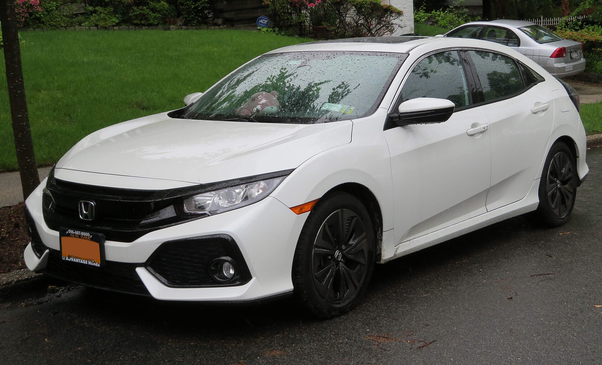 2017 Honda Civic hatchback Sport yan-ön görünüm