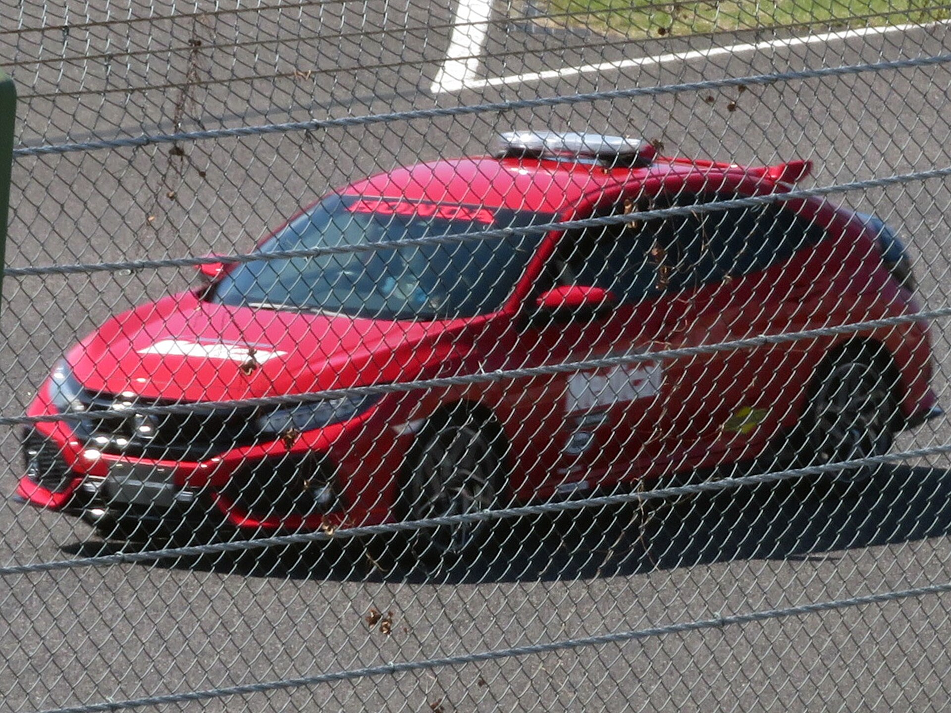 Suzuka pistinde görev aracı Honda Civic FK7