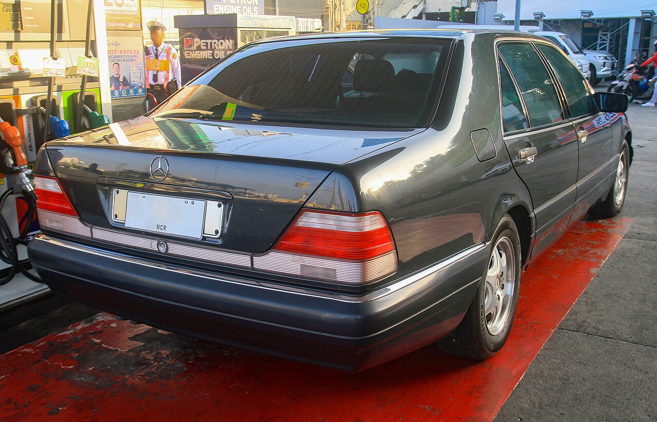 Mercedes-Benz W140 Black Opal arka görünüm